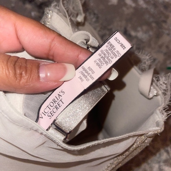 Victoria’s Secret Chantilly Lace Mini Bustier - Picture 4 of 4
